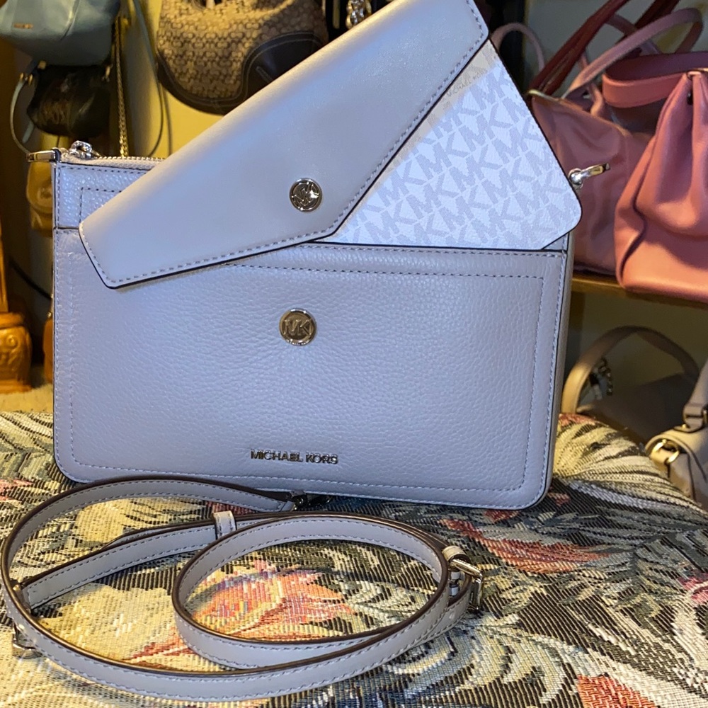 NWOT Michael Kors Maisie medium pebbled leather 3-in-1 crossbody